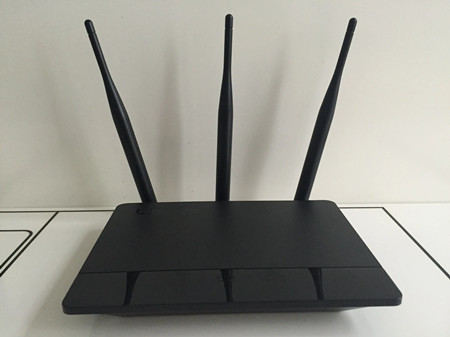 當(dāng)路由器出現(xiàn)光纖不達(dá)標(biāo)、掉線等情況時(shí)，可以這樣處理