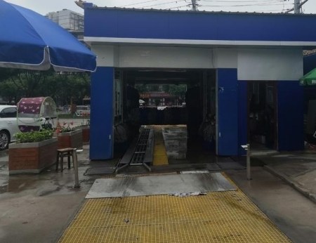 洗車場安裝AI視頻監(jiān)控，解決車牌識別和車流統(tǒng)計(jì)難題